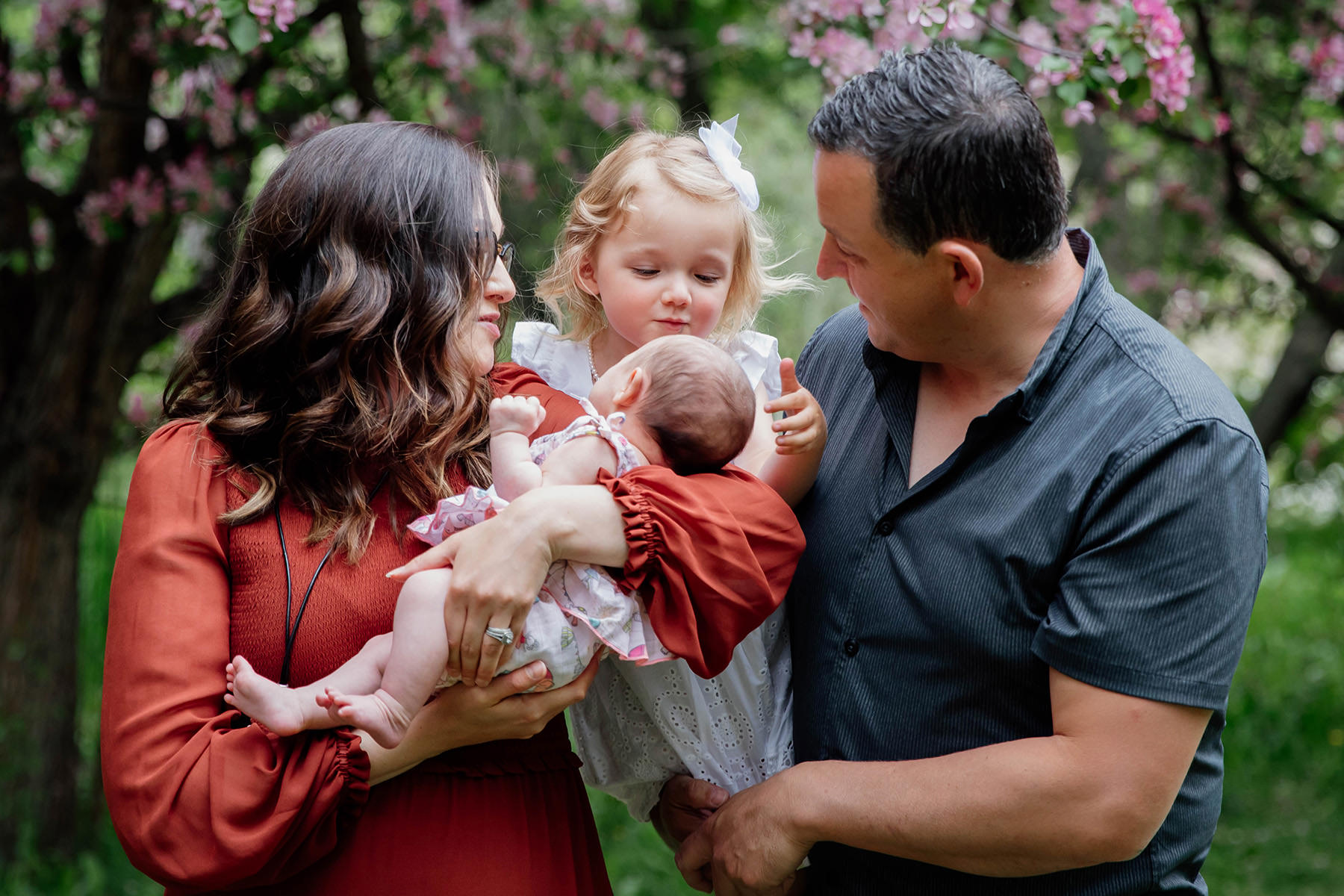 edmonton outdoor newborn lifestyle photography