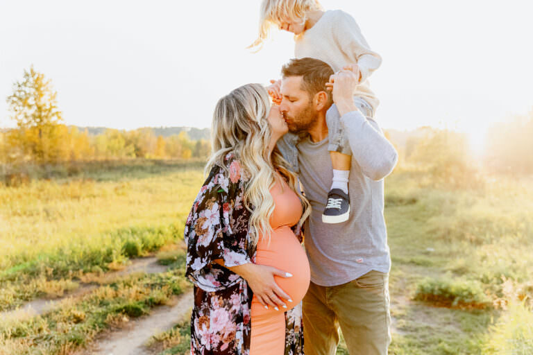 maternity photographer in edmonton