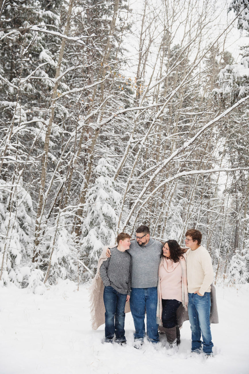 Edmonton winter family portraits